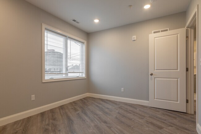 Living Room - 219 Waterman St