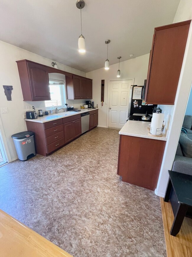 Foto del edificio - 3bd Home for Rent in Fairbanks! FUEL INCLU...