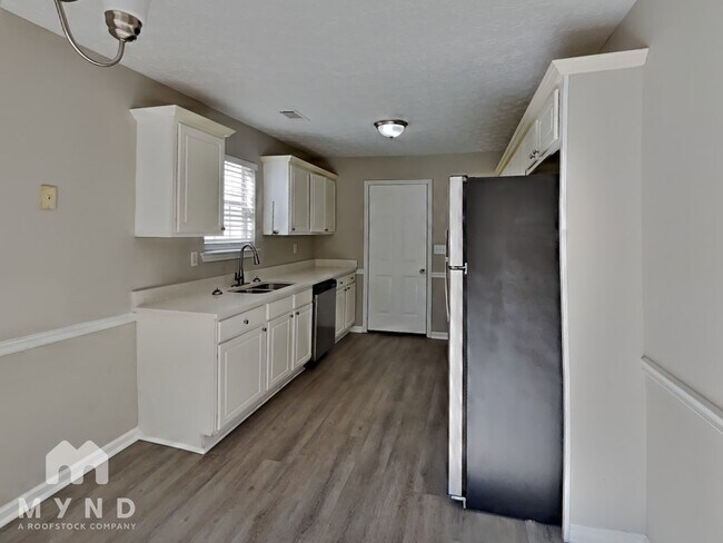 Foto del edificio - 301 Lacebark Ln