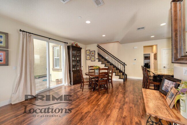 Building Photo - Fabulous upgrades