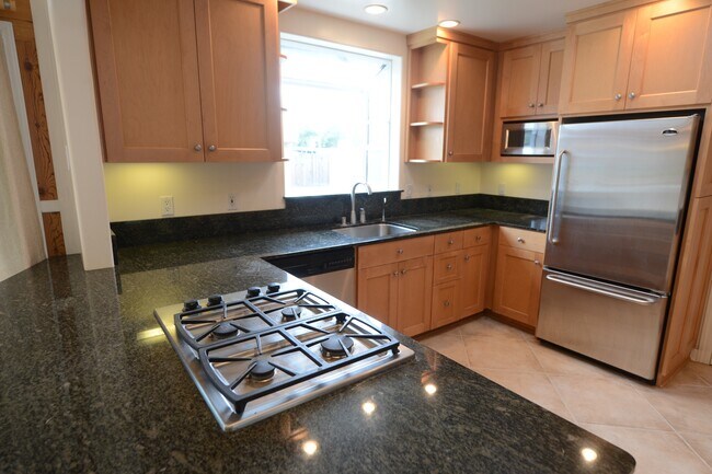 Foto del edificio - 1060 Ridgeley Dr