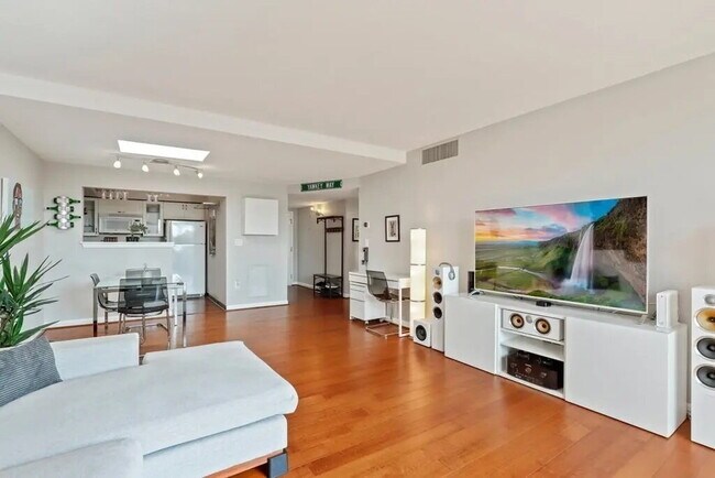 Foto del edificio - 59 Brainerd Rd