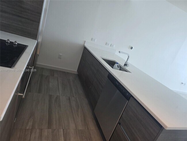 Building Photo - 1100 S Miami Ave