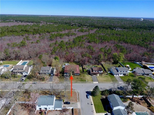 Building Photo - 220 Pheasant Hollow Dr