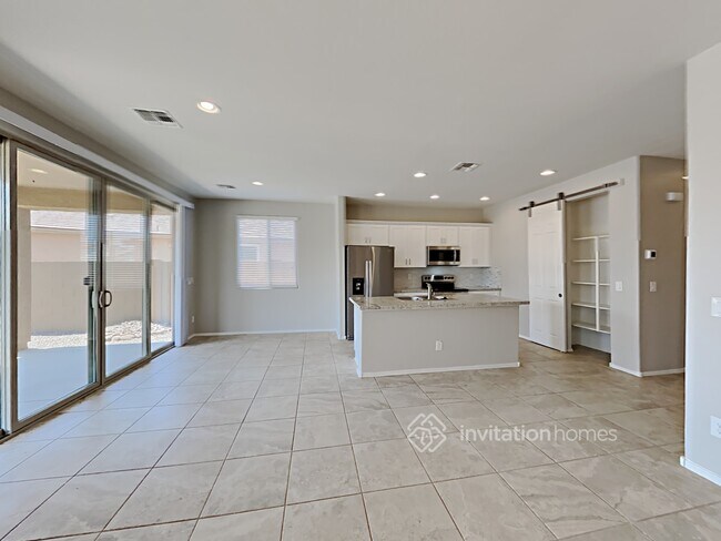 Building Photo - 7713 W Glass Ln