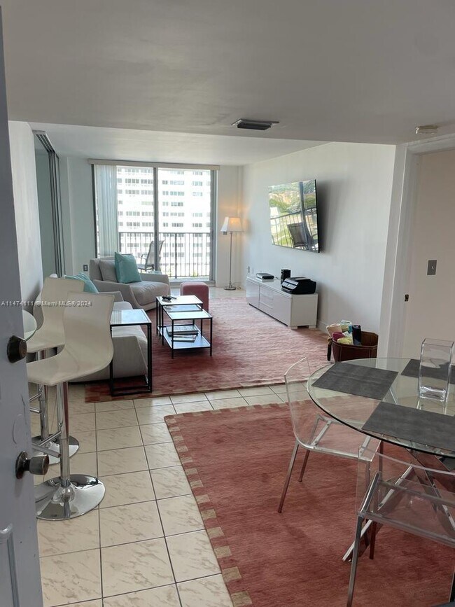 Building Photo - 9273 Collins Ave