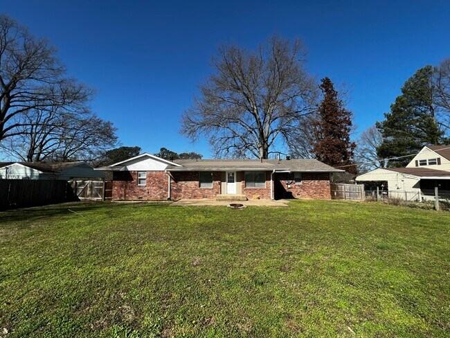Building Photo - 7176 Renda St Millington, TN 38053