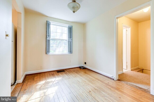 Building Photo - 3369 S Stafford St
