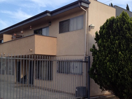 Foto del edificio - 6804 Walker Ave