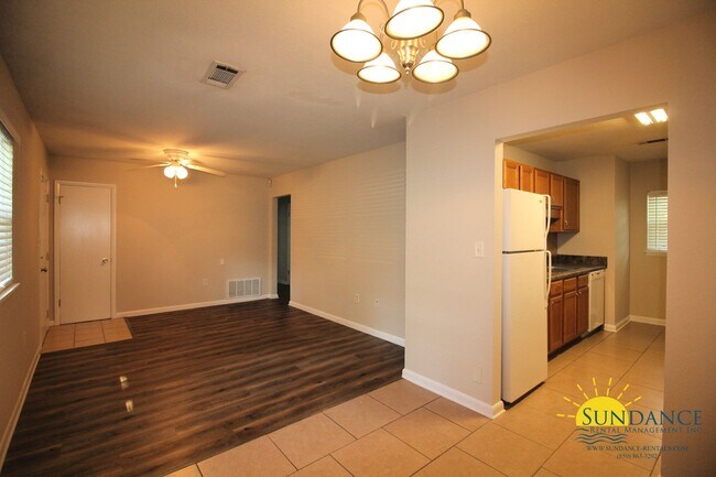 Foto del edificio - Great 3 Bedroom Home Near Hurlburt Field!