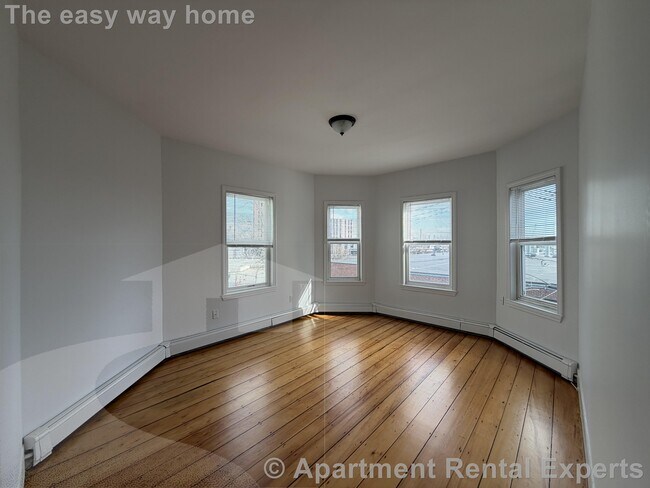 Building Photo - 61 Webster Ave