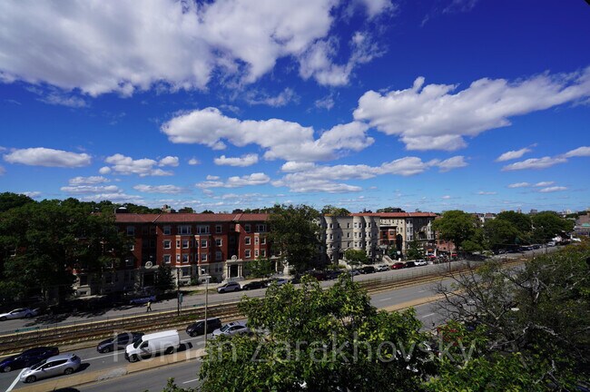 Foto del edificio - 1300 Commonwealth Ave