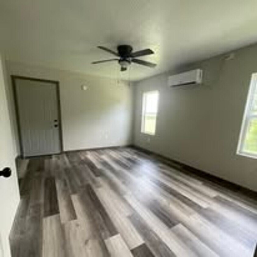 Primary Photo - Peaceful Country Living – 2 Bed / 1 Bath H...
