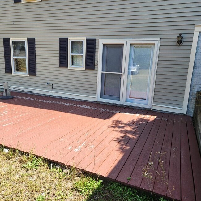 5 Ryan Rd Unit 2, Townsend, MA 01474 Room for Rent in Townsend, MA