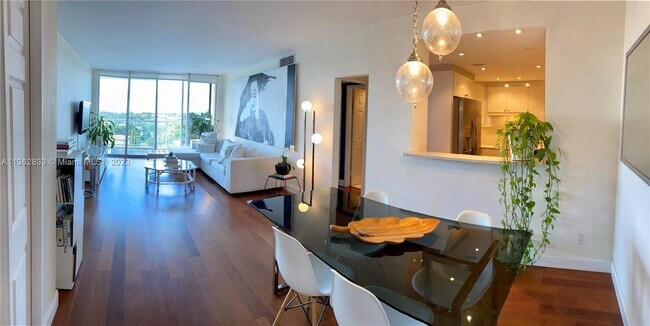 Building Photo - 5600 Collins Ave