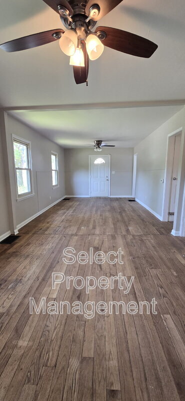 Building Photo - 1743 Rosemont Dr