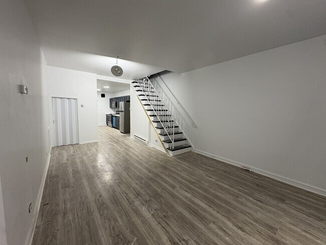 Foto del edificio - 2062 E Stella St