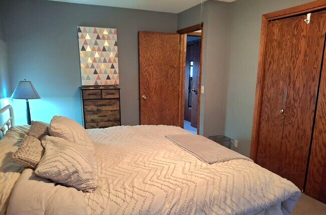 Foto del edificio - 2828 Saturn Ave