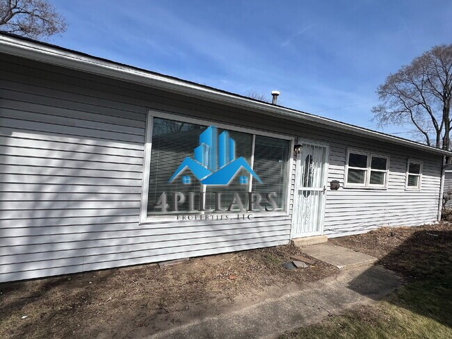 Foto del edificio - "Beautiful 3-Bedroom Home with Ample Storage in Hammond, IN!"