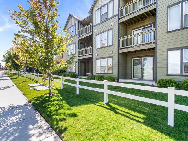Foto del edificio - Glacier Vista Apartments