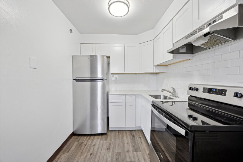 Foto principal - 13659 Philmont Ave