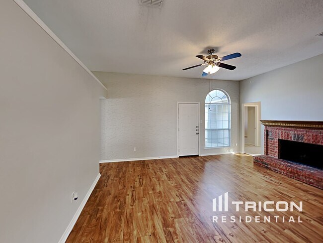 Foto del edificio - 8021 Ashridge Road Fort Worth TX