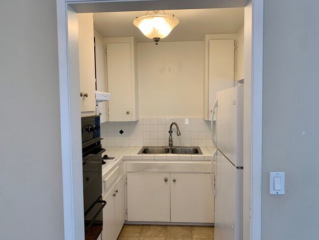 Foto del edificio - 192 Sloat Ave