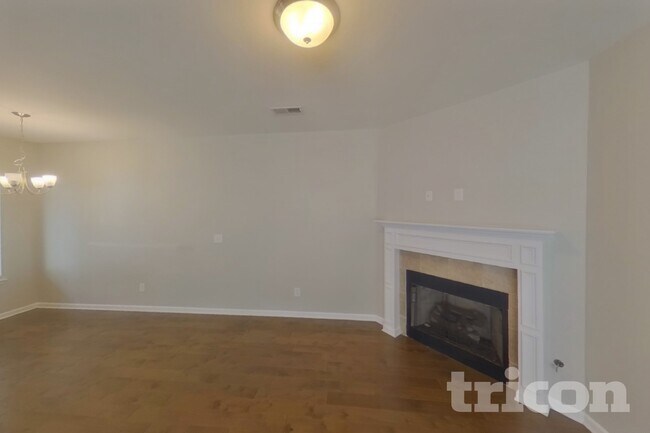 Foto del edificio - 2151 Cason Ln