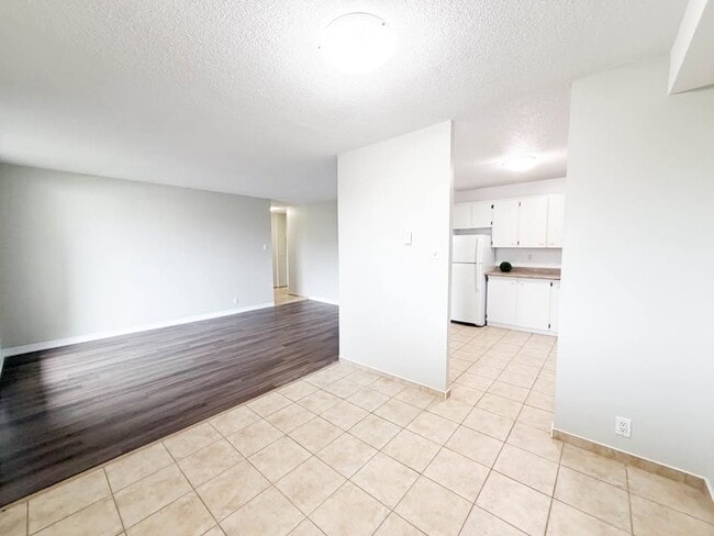 Building Photo - 250 Ste Anne Rd