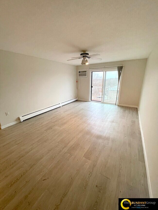 Building Photo - 24 Kenmar Dr