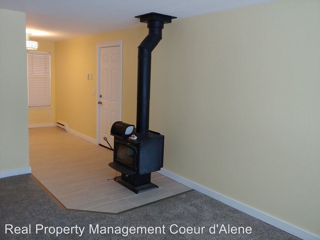 Foto del edificio - 3 br, 1 bath House - 1709 E Jenny Lynn Ln.