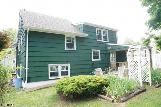 Building Photo - 5 Audobon Rd