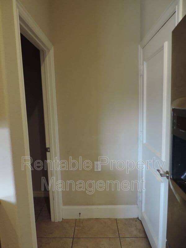 Building Photo - 1835 Leann Ln