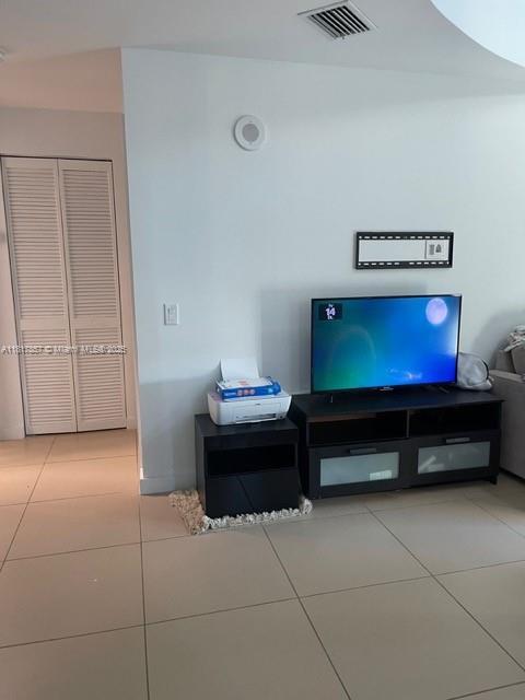 Foto del edificio - 300 S Biscayne Blvd