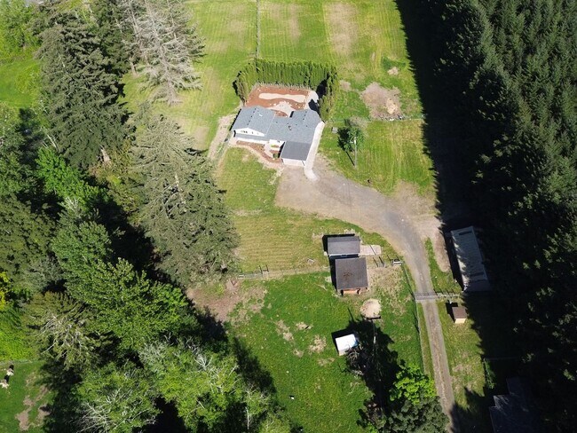 Foto del edificio - Rare 6 Bedroom Country Ranch Home – Dream Come True!