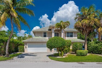 Building Photo - 2999 Banyan Rd