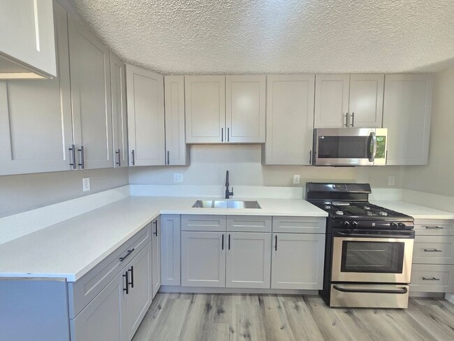 Building Photo - Modern 1-Bedroom 1-bathroom ADU guest hous...