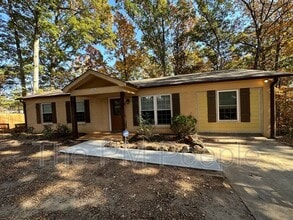 Building Photo - 50 Greenland Dr