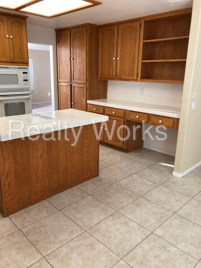 Building Photo - Temecula 5 Bedroom Home for Rent