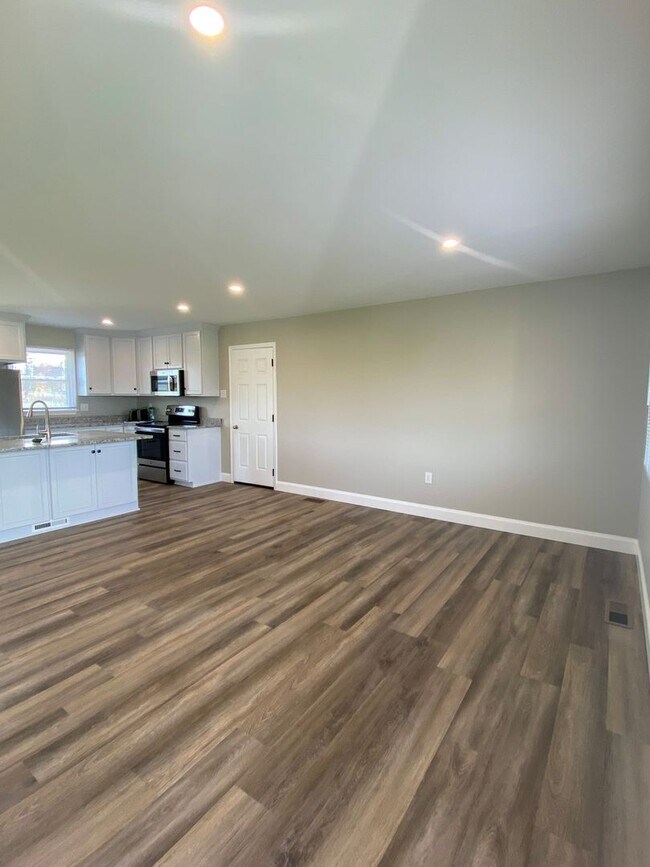 Foto del edificio - Updated Two Bedroom Home with Many Features!