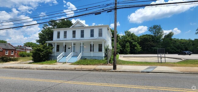 Building Photo - 714 Halifax St