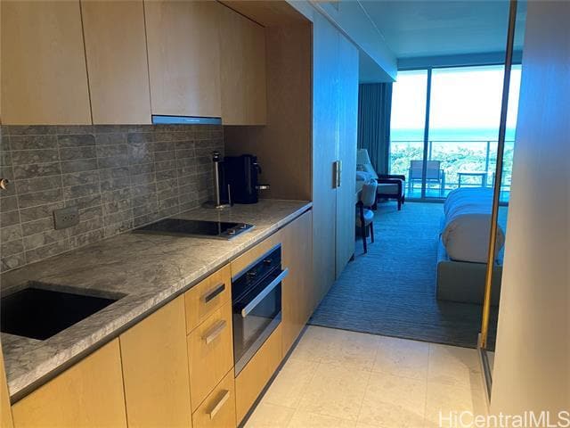 Foto del edificio - 383 Kalaimoku St