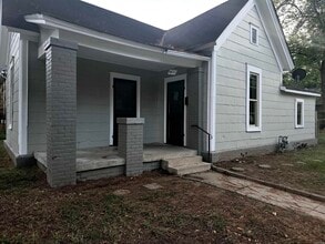 Building Photo - 1300 W 10th St