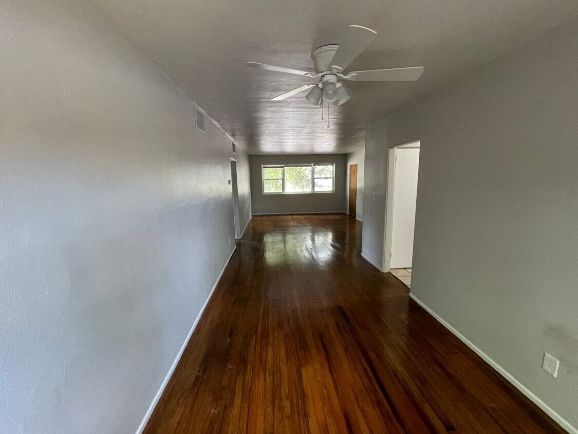 2117 Spring Park Rd Unit 2, Jacksonville, FL 32207 Room for Rent in