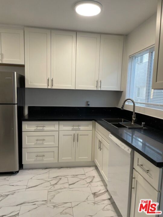 Foto del edificio - 12823 Kling St