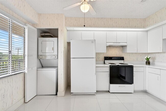 Foto del edificio - 1650 SW 124th Terrace