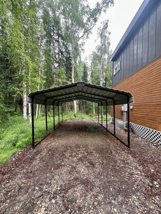 Building Photo - 3 Bedroom home for rent / Water holding ta...