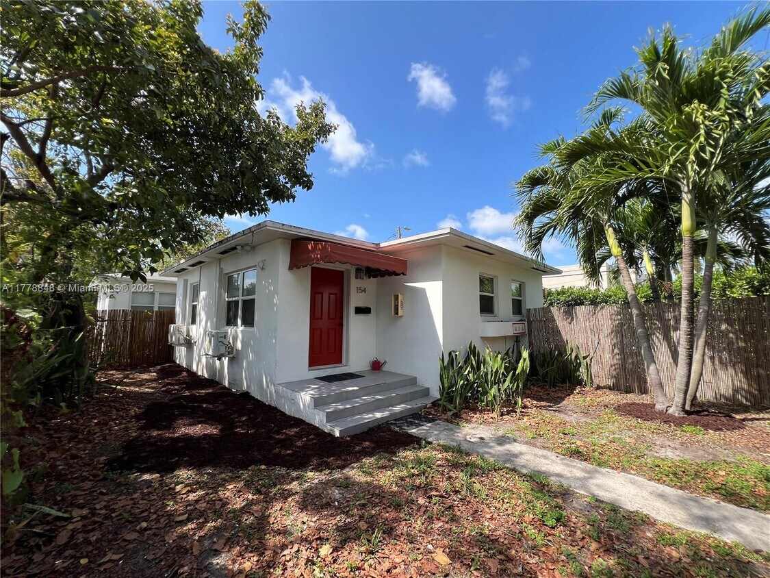Foto principal - 150 NE 59th St