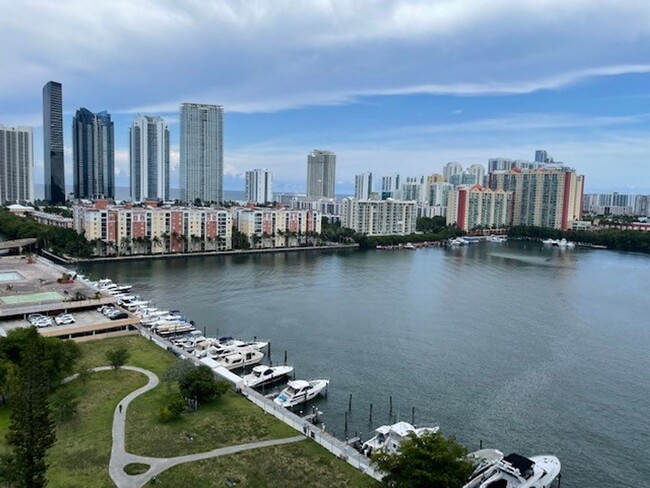 Foto del edificio - Sunny Isles Condo $2200