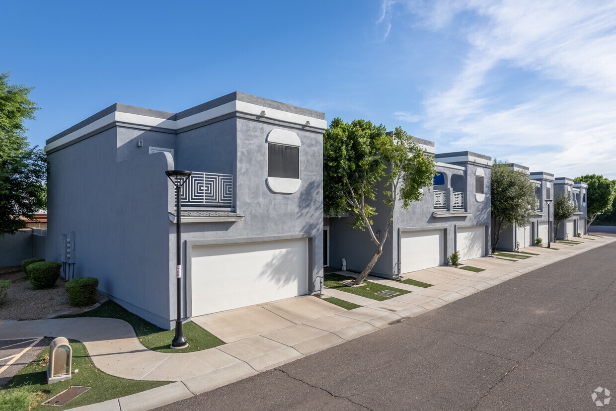 Primary Photo - Metro 1 Townhomes